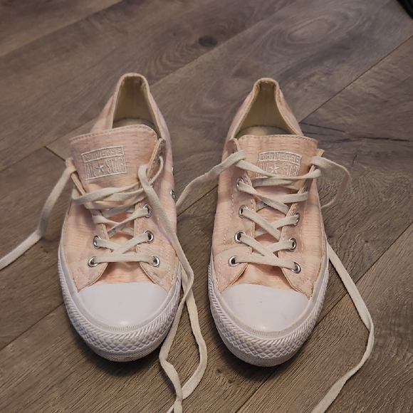 Converse - Women's Pink Canvas Sneakers - Size 8 - Picture 1 of 6